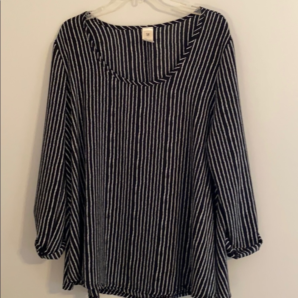 BONDEDED Black & white stripped top w/ button